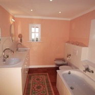 villa_schokominza_ferienhaus_4_5_6_7_personen_ostsee_ostholstein_groemitz_am_Meer_vollbad_bad_fussbodenheizung_IMG_0543a