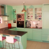 villa_schokominza_ferienhaus_4_5_6_7_personen_ostsee_ostholstein_groemitz_am_Meer_küche_fussbodenheizung_IMG_0392