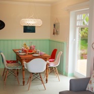 villa_schokominza_ferienhaus_4_5_6_7_personen_ostsee_ostholstein_groemitz_am_Meer_esszimmer_fussbodenheizung_IMG_0450